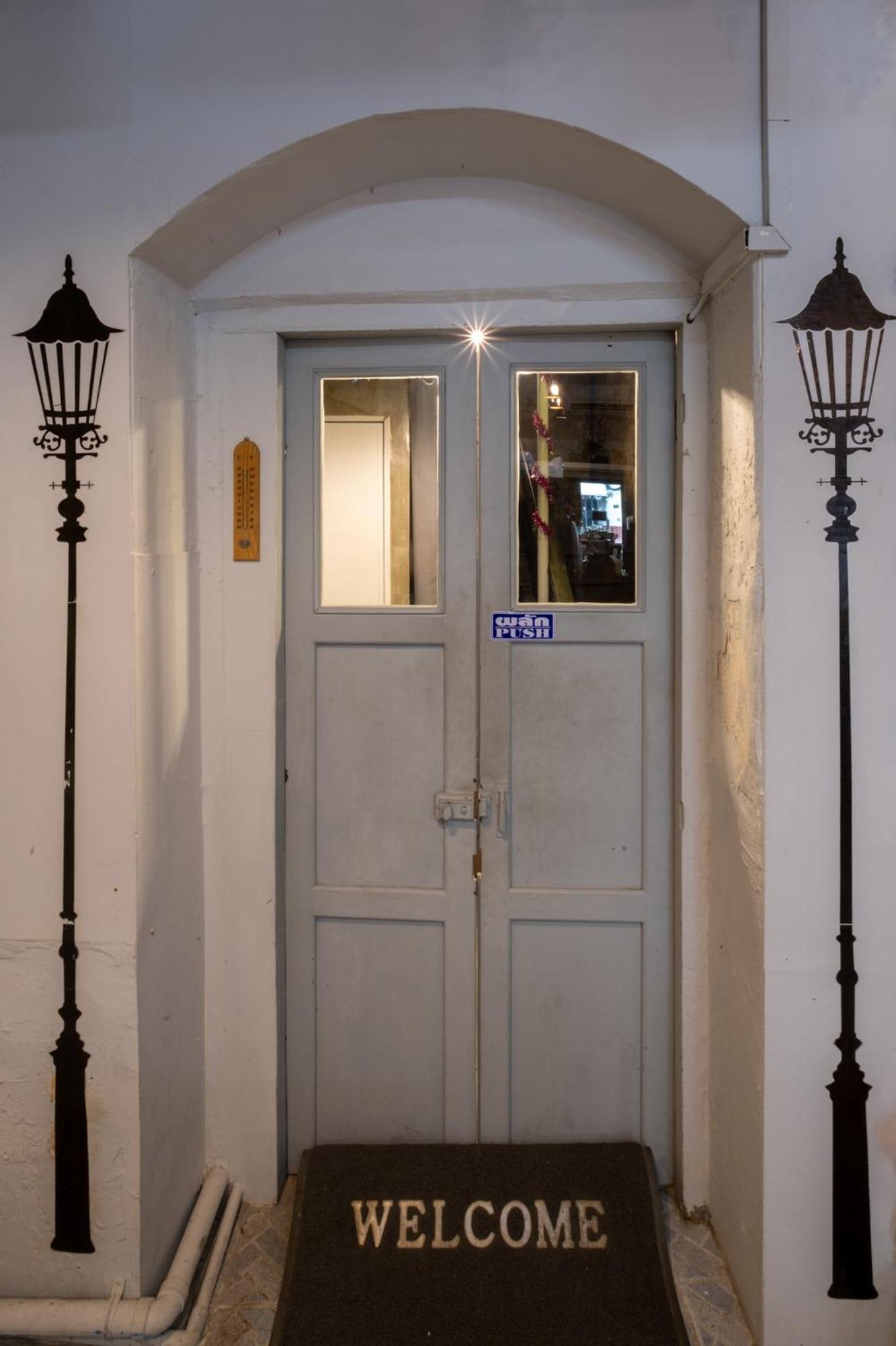 Sip N' Camp Hostel Bangkok Luaran gambar