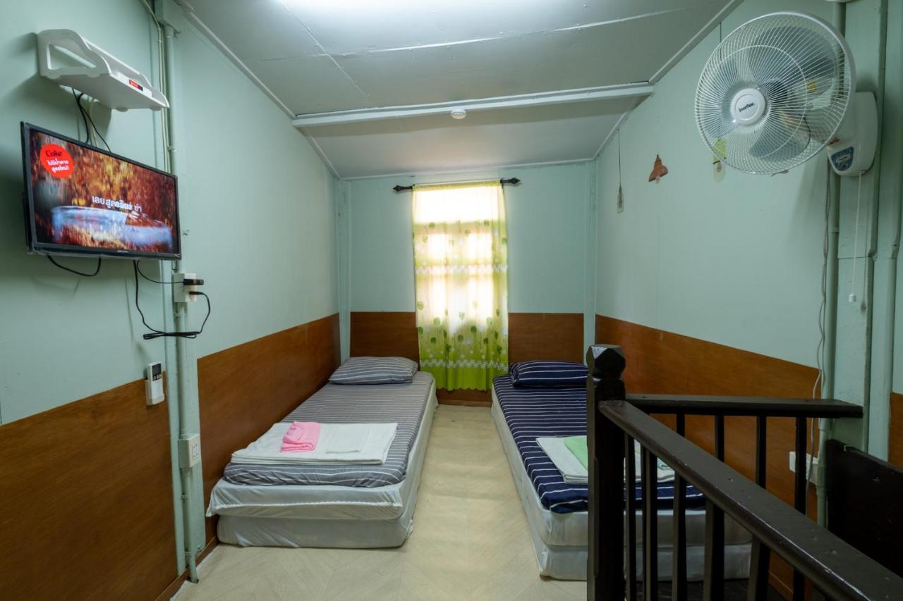 Sip N' Camp Hostel Bangkok Luaran gambar